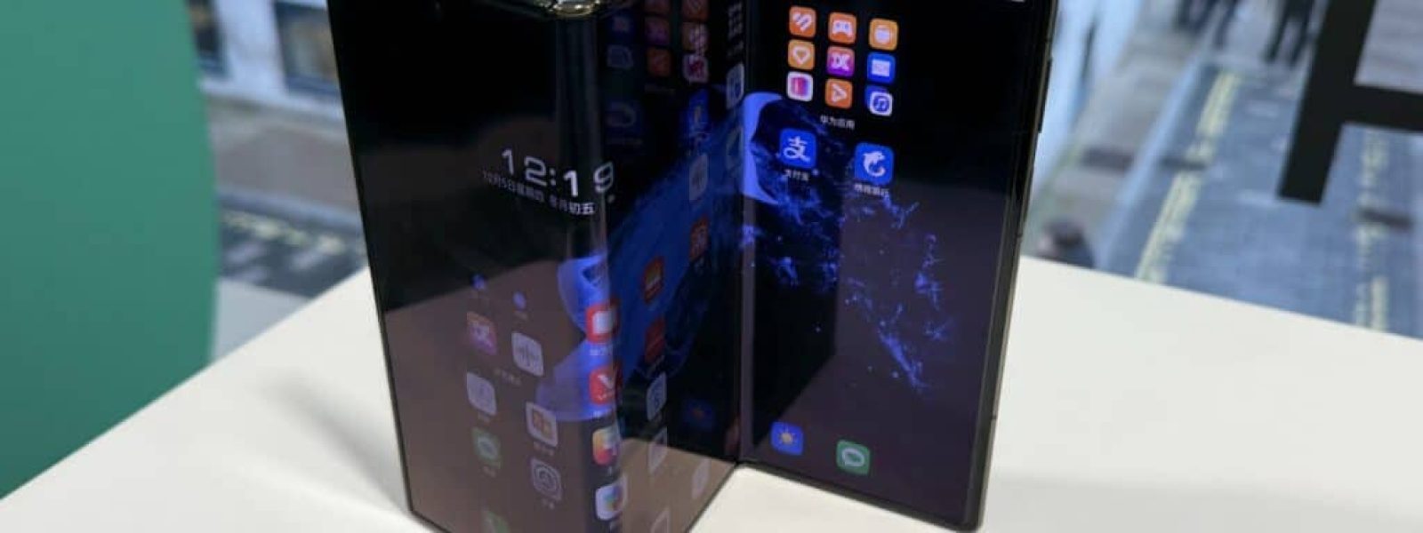 nea-patenta-apokalipti-oti-to Νέα πατέντα αποκαλύπτει ότι το tri-fold foldable της Samsung θα έχει τρεις ξεχωριστές μπαταρίες
