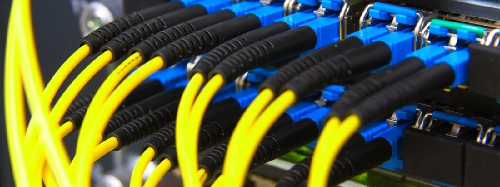 Τοπικά δίκτυα στα μονοπώλια των ευρυζωνικών συνδέσεων