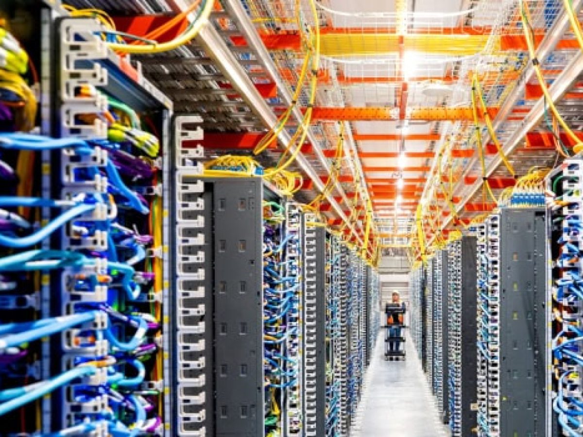 Data centers: Στα 61 δισ. δολάρια οι συμφωνίες το 2025
