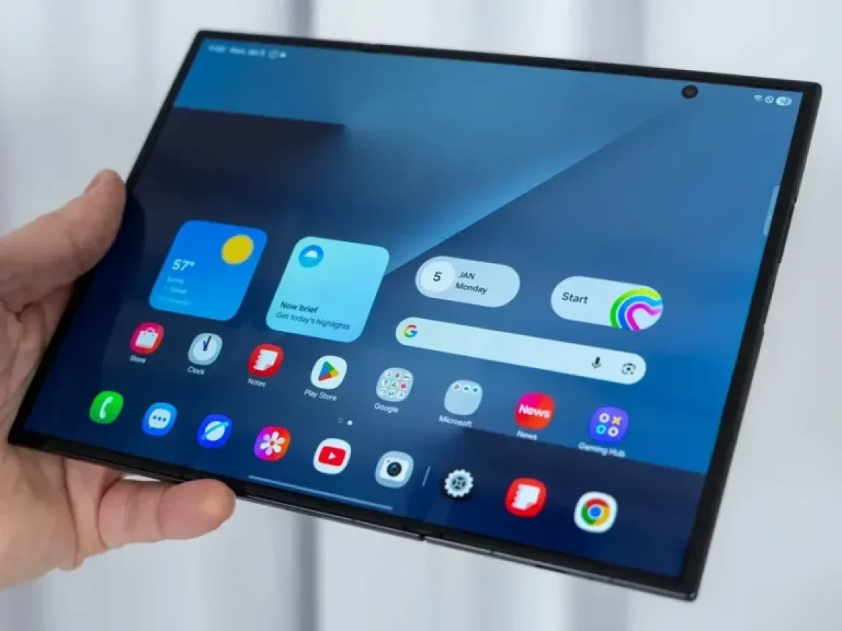 Samsung Galaxy Z TriFold: Το smartphone που γίνεται tablet 10 ιντσών έρχεται με τιμή-σοκ