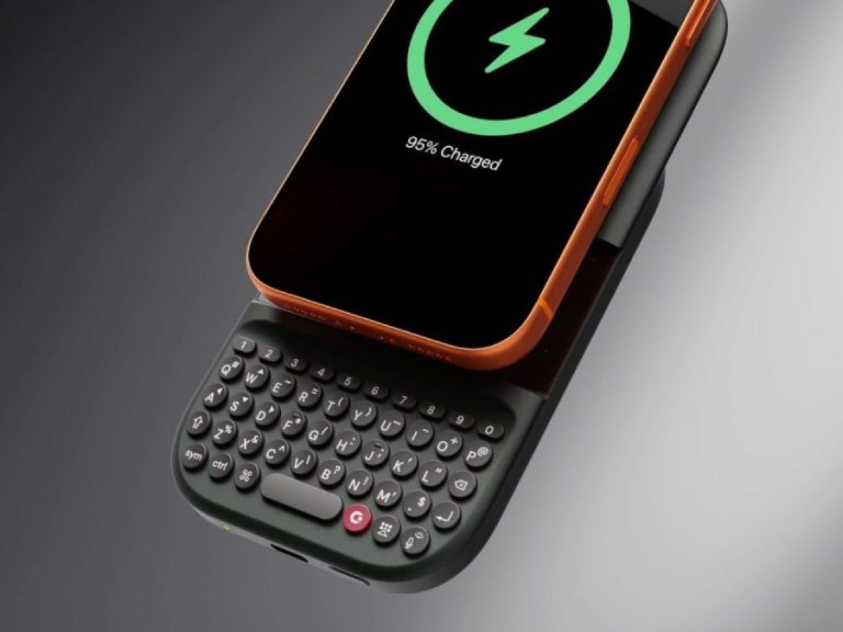 Αυτό το πληκτρολόγιο για iPhone φέρνει την εμπειρία BlackBerry και επεκτείνει την μπαταρία του τηλεφώνου