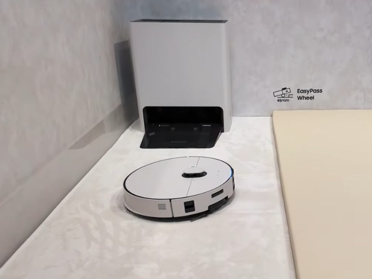 Η Samsung αποκάλυψε το Bespoke AI Jet Bot Steam Ultra: Τη ρομποτική σκούπα που αναγνωρίζει και υγρά