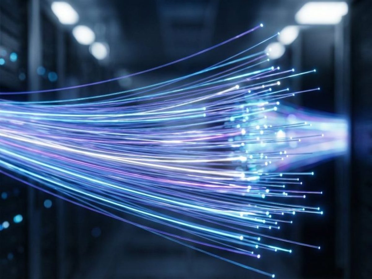 Βελτιώνονται οι ταχύτητες σταθερού Internet – ποιοι πάροχοι ξεχωρίζουν και που