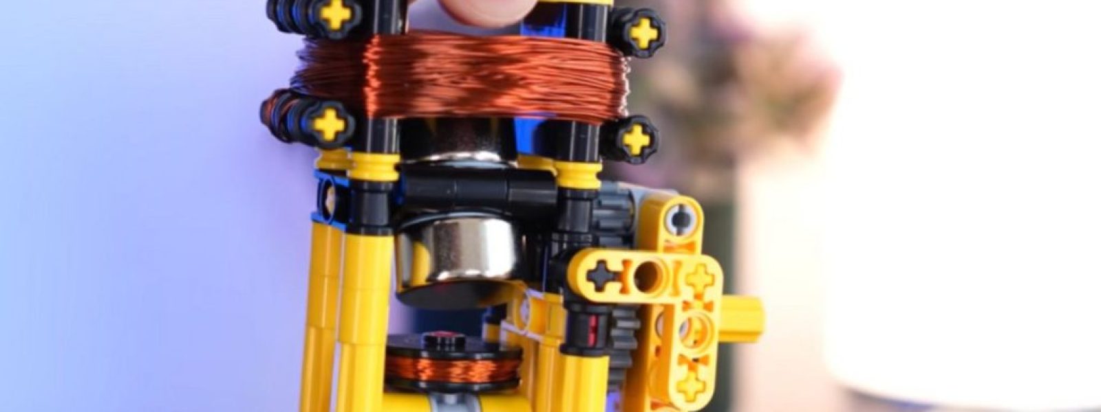 LEGO: YouTuber κατασκευάζει ηλεκτρικό κινητήρα από τα διάσημα τουβλάκια και απλούς μαγνήτες