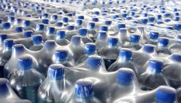 Μετατροπή πλαστικών αποβλήτων σε ξύδι