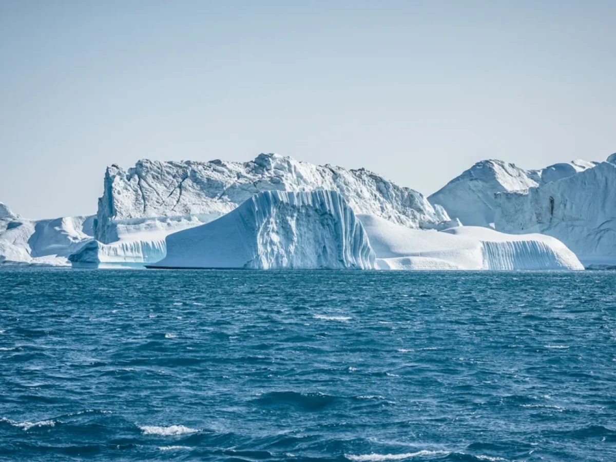 Τεχνητή Νοημοσύνη «χαρτογραφεί» τα παγόβουνα: Η επαναστατική μέθοδος του British Antarctic Survey