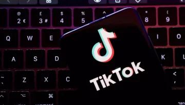 Τελικά είναι παράνομο να είναι τόσο εθιστικό το TikTok;