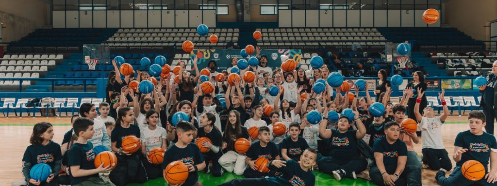 Το “Bouncing for Good” ενώνει δυνάμεις με τον Ολυμπιακό και τον Παναθηναϊκό για να εμπνεύσει τη νέα γενιά
