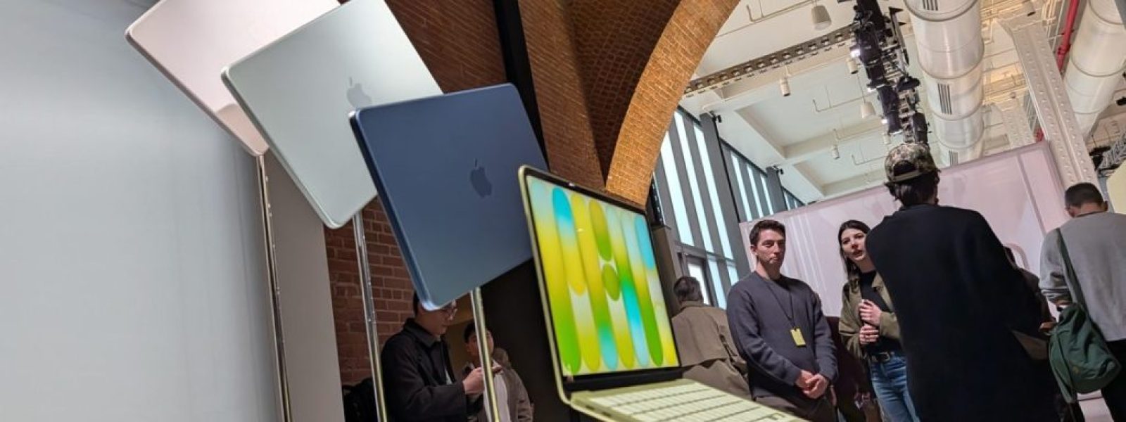 MacBook Neo: Το «φθηνό» laptop της Apple είναι εδώ και αλλάζει τα δεδομένα στα budget laptops