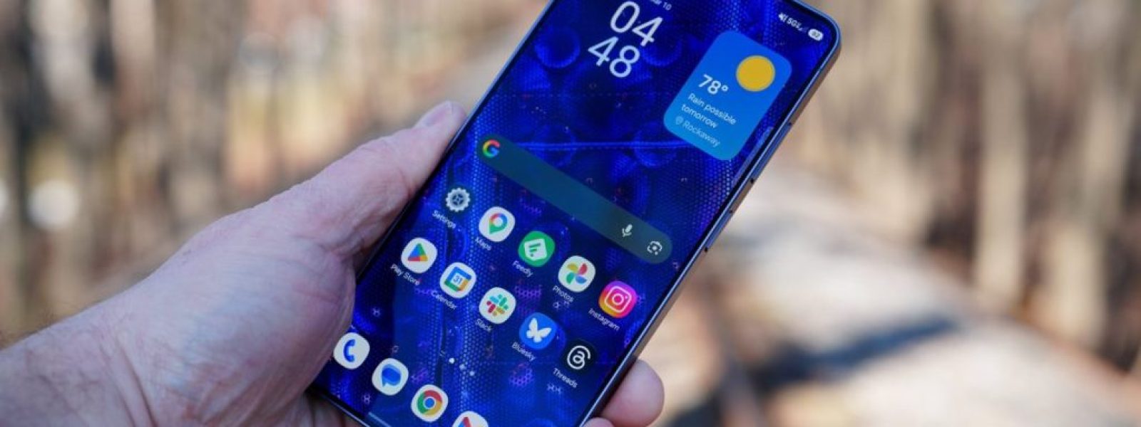 Samsung Galaxy S26 Ultra: Γιατί η ασύρματη φόρτιση των 25W «κολλάει» στα 15W