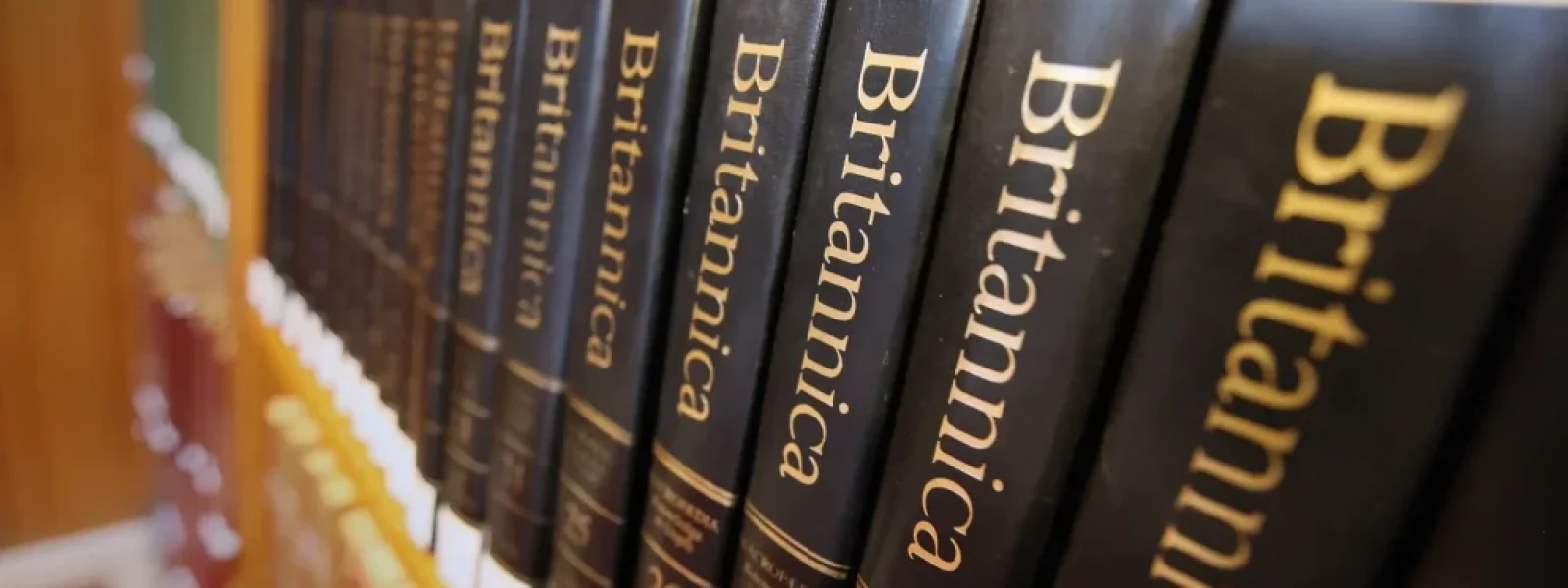 Η εγκυκλοπαίδεια Britannica κάνει αγωγή στην OpenAI για κλοπή άρθρων για την εκπαίδευσή της!