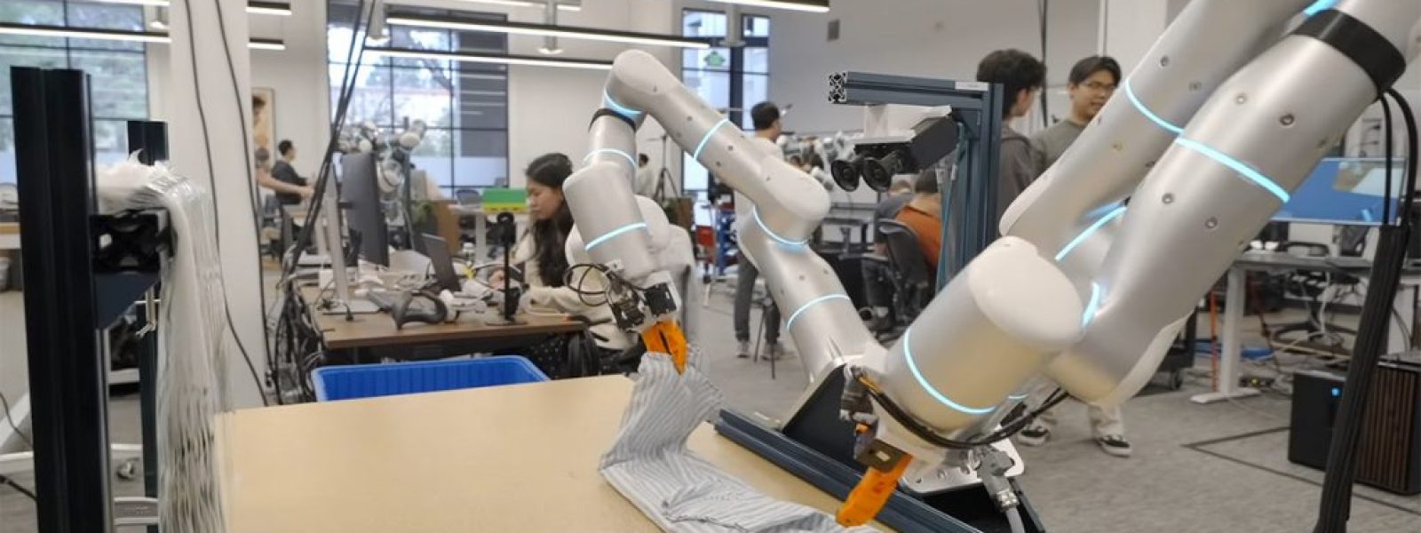 Η νέα γενιά ρομπότ που μαθαίνει από το διαδίκτυο