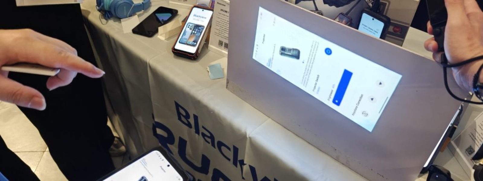 Είδαμε από κοντά το κινητό-προτζέκτορα! Το BlackView XPLORE 2 Projector στο MWC 2026