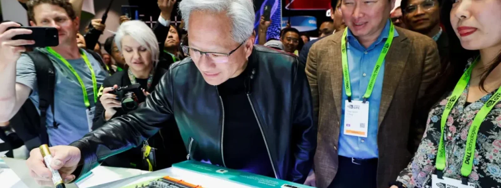 Ο πρόεδρος του SK Group λέει πως οι ελλείψεις σε RAM θα κρατήσουν μέχρι το 2030