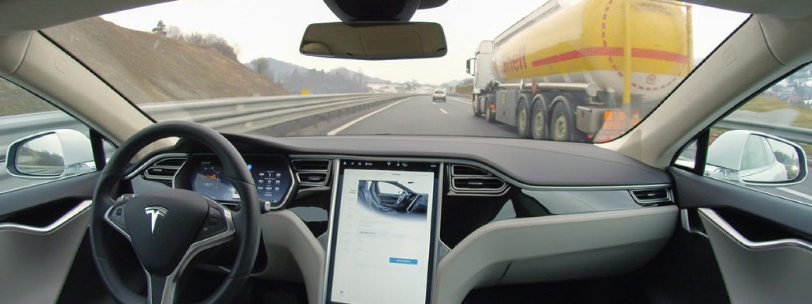 Τα αυτοοδηγούμενα οχήματα της Tesla άγγιξαν τα 8 δισ. μίλια σε δοκιμές – Η πλήρης αυτονομία αποτελεί ακόμα «όνειρο»