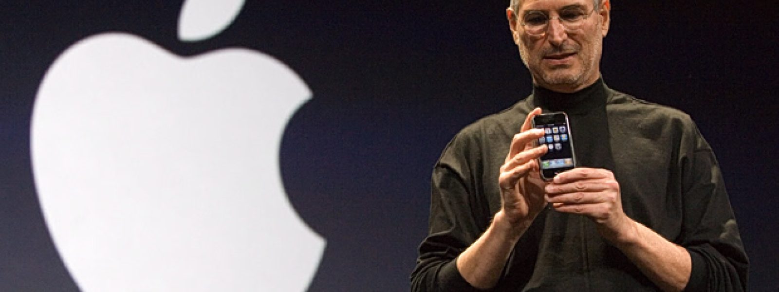H Apple &sigma;&tau;&alpha; 50 &ndash; &Alpha;&pi;ό έ&nu;&alpha; &gamma;&kappa;&alpha;&rho;ά&zeta; &sigma;&tau;&eta;&nu; &kappa;&omicron;&rho;&upsilon;&phi;ή &tau;&omicron;&upsilon; &kappa;ό&sigma;&mu;&omicron;&upsilon; &mu;έ&sigma;&alpha; &sigma;&epsilon; &mu;&iota;&sigma;ό &alpha;&iota;ώ&nu;&alpha;