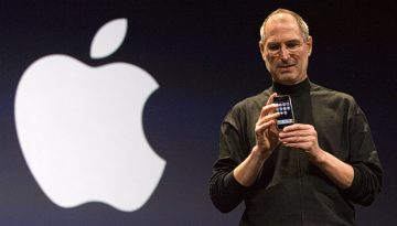 H Apple &sigma;&tau;&alpha; 50 &ndash; &Alpha;&pi;ό έ&nu;&alpha; &gamma;&kappa;&alpha;&rho;ά&zeta; &sigma;&tau;&eta;&nu; &kappa;&omicron;&rho;&upsilon;&phi;ή &tau;&omicron;&upsilon; &kappa;ό&sigma;&mu;&omicron;&upsilon; &mu;έ&sigma;&alpha; &sigma;&epsilon; &mu;&iota;&sigma;ό &alpha;&iota;ώ&nu;&alpha;