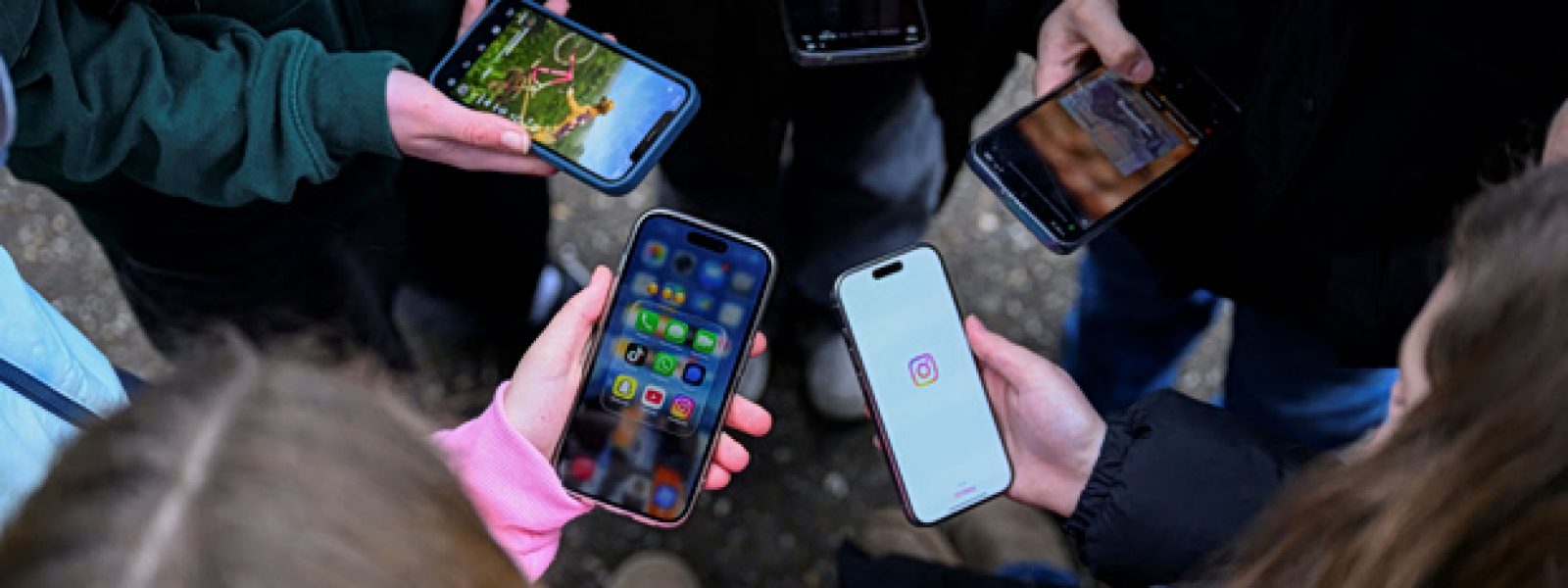 Social media: «Ας μας μάθουν, αντί να μας τα απαγορεύσουν» – Πώς αντιμετωπίζουν τα παιδιά τους περιορισμούς