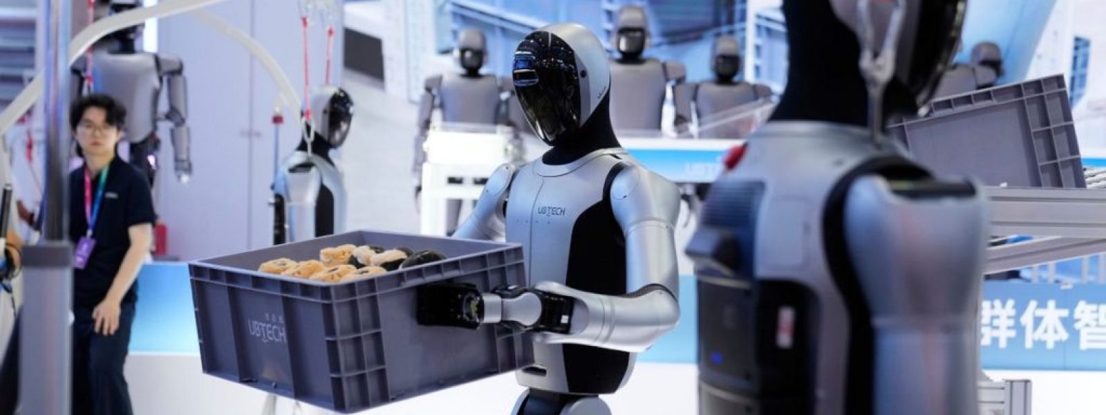 Εργοστάσιο ανθρωποειδών ρομπότ στην Κίνα ισχυρίζεται ότι μπορεί να κατασκευάζει ένα ρομπότ κάθε 30 λεπτά