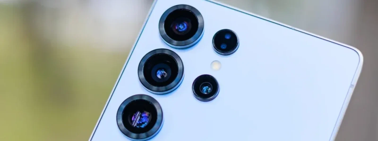 Η Samsung ετοιμάζεται να πει αντίο στις μικρές μπαταρίες… επιτέλους