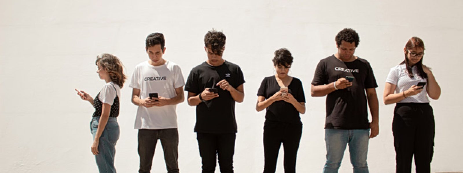 Μαζικές απαγορεύσεις στα social media ανηλίκων – Οι ειδικοί προειδοποιούν για λάθος στρατηγική