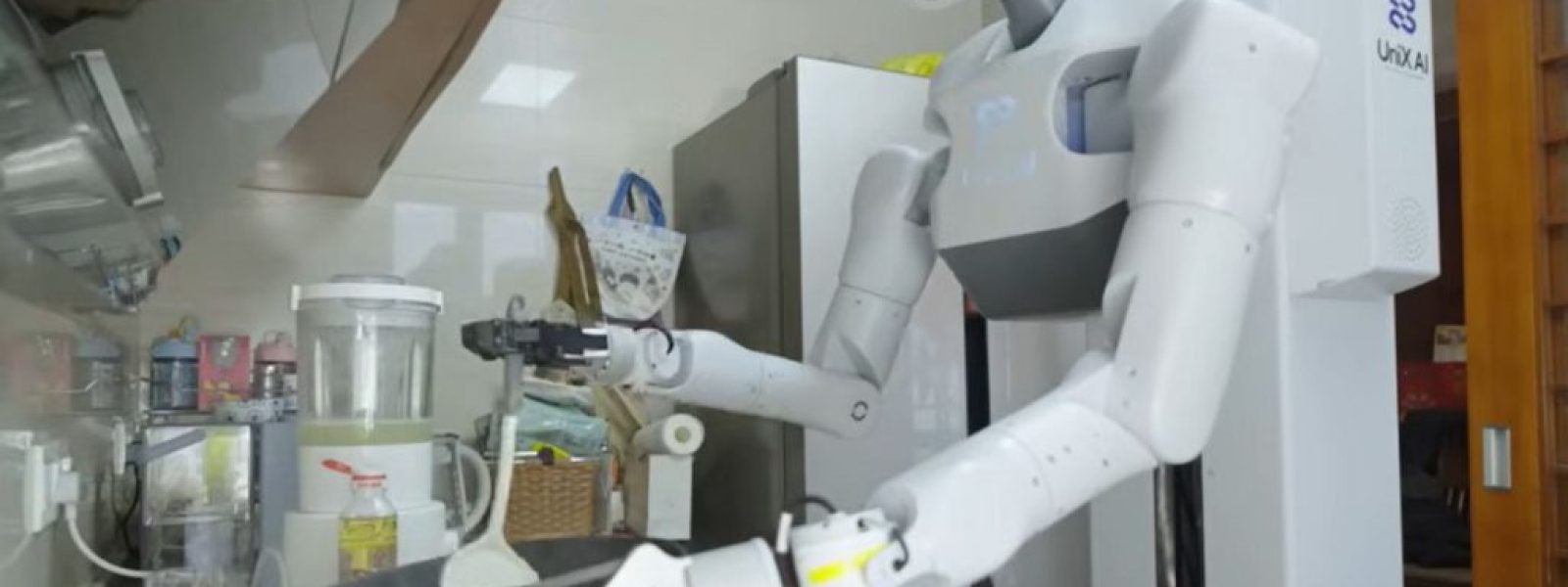 Ανθρωποειδές ρομπότ που μαγειρεύει, καθαρίζει και οργανώνει τον χώρο, φέρνει την τεχνητή νοημοσύνη στην καθημερινότητά μας