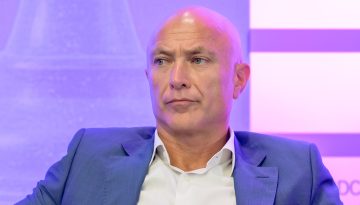 Αποχωρούν με εθελουσία περίπου 140 εργαζόμενοι από τη Vodafone