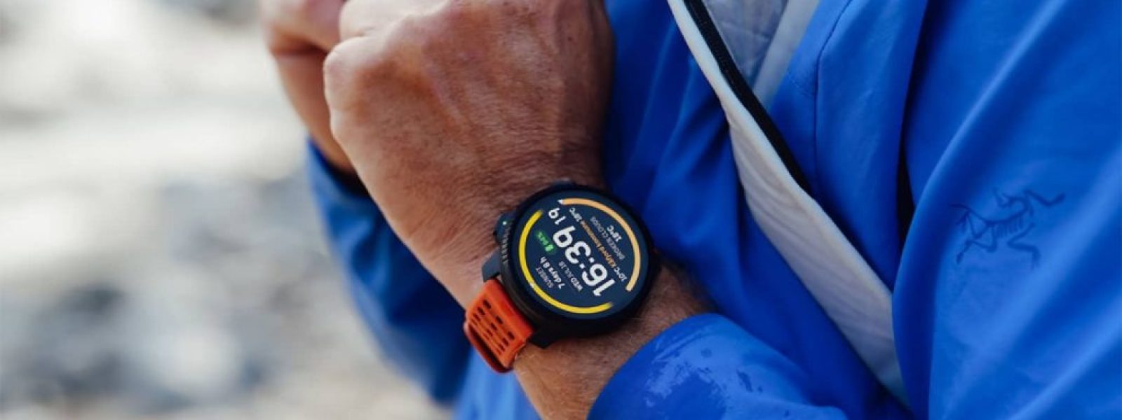 Smartwatch &mu;&epsilon; GPS: &Alpha;&xi;ί&zeta;&epsilon;&iota; &tau;&eta;&nu; &pi;&alpha;&rho;&alpha;&pi;ά&nu;&omega; &tau;&iota;&mu;ή ή &epsilon;ί&nu;&alpha;&iota; &pi;&epsilon;&rho;&iota;&tau;&tau;ό;