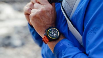 Smartwatch &mu;&epsilon; GPS: &Alpha;&xi;ί&zeta;&epsilon;&iota; &tau;&eta;&nu; &pi;&alpha;&rho;&alpha;&pi;ά&nu;&omega; &tau;&iota;&mu;ή ή &epsilon;ί&nu;&alpha;&iota; &pi;&epsilon;&rho;&iota;&tau;&tau;ό;