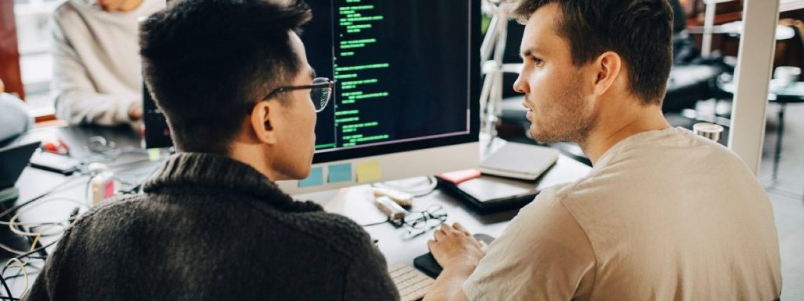 Vibe Coding: Η νέα τάση στη δημιουργία εφαρμογών κρύβει σοβαρούς κινδύνους για τα δεδομένα σας