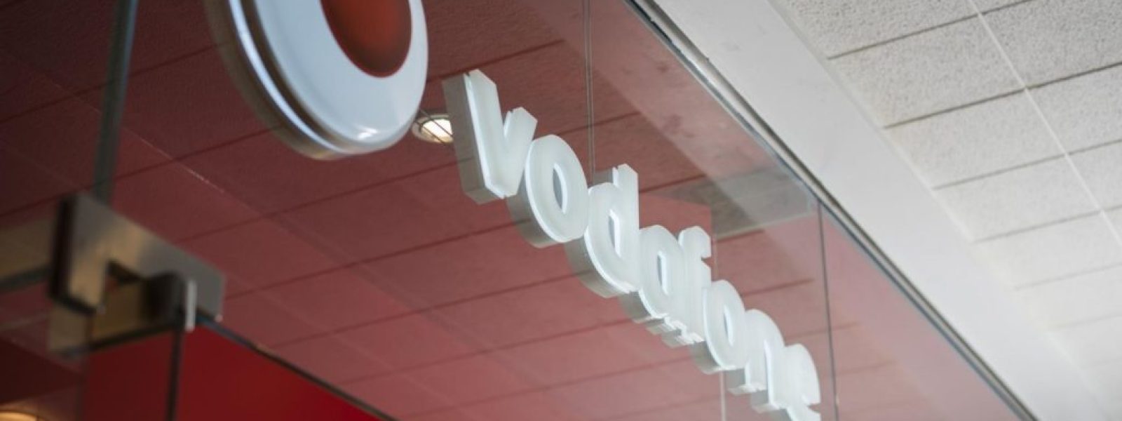 Vodafone: &Alpha;&nu;&alpha;&kappa;&omicron;&iota;&nu;ώ&nu;&epsilon;&iota; &mu;&iota;&alpha; &nu;έ&alpha; έ&mu;&mu;&epsilon;&sigma;&eta; &alpha;ύ&xi;&eta;&sigma;&eta; &gamma;&iota;&alpha; ό&lambda;&omicron;&upsilon;&sigmaf; &sigma;&tau;&eta; &sigma;&tau;&alpha;&theta;&epsilon;&rho;ή
