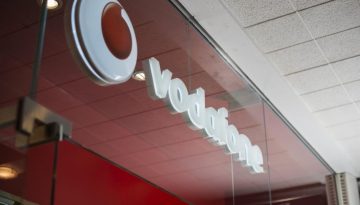 Vodafone: &Alpha;&nu;&alpha;&kappa;&omicron;&iota;&nu;ώ&nu;&epsilon;&iota; &mu;&iota;&alpha; &nu;έ&alpha; έ&mu;&mu;&epsilon;&sigma;&eta; &alpha;ύ&xi;&eta;&sigma;&eta; &gamma;&iota;&alpha; ό&lambda;&omicron;&upsilon;&sigmaf; &sigma;&tau;&eta; &sigma;&tau;&alpha;&theta;&epsilon;&rho;ή