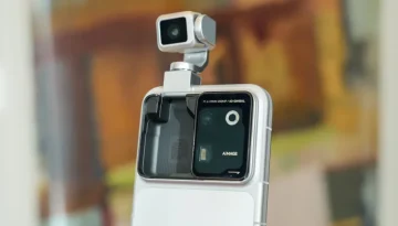 &Nu;&tau;&epsilon;&mu;&pi;&omicron;ύ&tau;&omicron; &gamma;&iota;&alpha; &tau;&omicron; Honor Robot Phone &sigma;&tau;&eta;&nu; &Kappa;ί&nu;&alpha; &ndash; MyPhone.gr