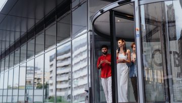 &Nu;έ&alpha; &tau;&rho;&omicron;&pi;ή &sigma;&tau;&eta;&nu; &epsilon;&tau;&alpha;&iota;&rho;&iota;&kappa;ή &kappa;&omicron;&upsilon;&lambda;&tau;&omicron;ύ&rho;&alpha;: &Eta; &tau;&epsilon;&chi;&nu;&eta;&tau;ή &nu;&omicron;&eta;&mu;&omicron;&sigma;ύ&nu;&eta; &phi;έ&rho;&nu;&epsilon;&iota; &tau;&omicron;&upsilon;&sigmaf; &nu;έ&omicron;&upsilon;&sigmaf; &sigma;&upsilon;&mu;&beta;&omicron;ύ&lambda;&omicron;&upsilon;&sigmaf; &epsilon;&pi;&iota;&chi;&epsilon;&iota;&rho;ή&sigma;&epsilon;&omega;&nu; &pi;ί&sigma;&omega; &sigma;&tau;&omicron; &gamma;&rho;&alpha;&phi;&epsilon;ί&omicron; &alpha;&pi;ό &tau;&eta;&nu; &tau;&eta;&lambda;&epsilon;&rho;&gamma;&alpha;&sigma;ί&alpha;