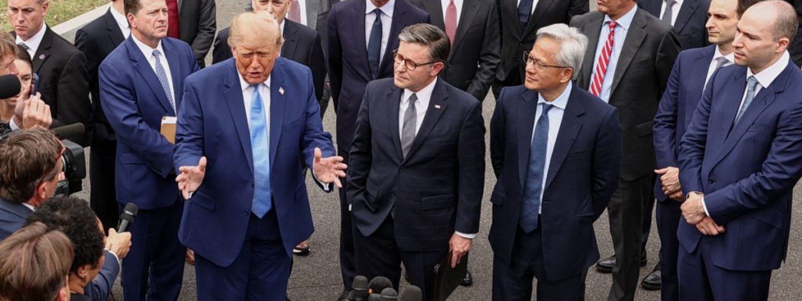 &Sigma;ύ&nu;&omicron;&delta;&omicron;&sigmaf; &tau;&omicron;&upsilon; &Tau;&rho;&alpha;&mu;&pi; &gamma;&iota;&alpha; &tau;&eta;&nu; AI: &Tau;&alpha; &theta;&omicron;&lambda;ά έ&omega;&sigmaf; &epsilon;&pi;&iota;&kappa;ί&nu;&delta;&upsilon;&nu;&alpha; &sigma;&eta;&mu;&epsilon;ί&alpha; &tau;&eta;&sigmaf; &sigma;&upsilon;&mu;&phi;&omega;&nu;ί&alpha;&sigmaf; &gamma;&iota;&alpha; &tau;&eta;&nu; &laquo;&alpha;&upsilon;&tau;&omicron;&rho;&rho;ύ&theta;&mu;&iota;&sigma;&eta;&raquo; | in.gr