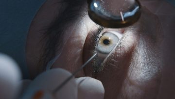 &Kappa;&alpha;&tau;&alpha;&rho;&rho;ά&kappa;&tau;&eta;&sigmaf;: &Tau;&omicron; smartphone &gamma;ί&nu;&epsilon;&tau;&alpha;&iota; &epsilon;&rho;&gamma;&alpha;&lambda;&epsilon;ί&omicron; &omicron;&phi;&theta;&alpha;&lambda;&mu;&omicron;&lambda;&omicron;&gamma;&iota;&kappa;&omicron;ύ &epsilon;&lambda;έ&gamma;&chi;&omicron;&upsilon;