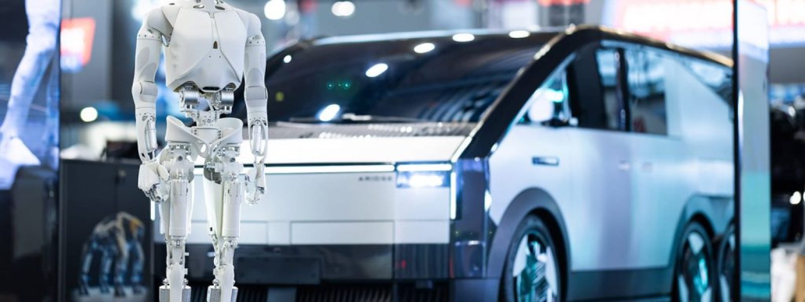 XPENG &sigma;&tau;&eta;&nu; IFA 2026: &Rho;&omicron;&mu;&pi;ό&tau; IRON, &iota;&pi;&tau;ά&mu;&epsilon;&nu;&omicron; &alpha;&mu;ά&xi;&iota; &kappa;&alpha;&iota; &tau;&omicron; &nu;έ&omicron; L03