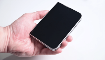&Tau;&omicron; &alpha;&nu;&alpha;&delta;&iota;&pi;&lambda;&omicron;ύ&mu;&epsilon;&nu;&omicron; iPhone &alpha;&pi;&omicron;&kappa;&alpha;&lambda;ύ&phi;&theta;&eta;&kappa;&epsilon;: &tau;ό&sigma;&omicron; &lambda;&epsilon;&pi;&tau;ό &epsilon;ί&nu;&alpha;&iota;