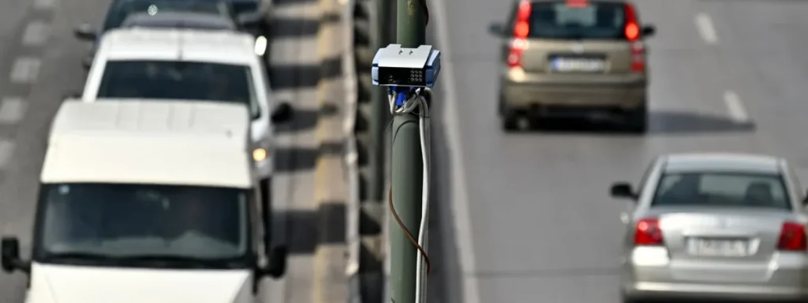 &Kappa;ά&mu;&epsilon;&rho;&epsilon;&sigmaf; AI &sigma;&tau;&eta; &Theta;&epsilon;&sigma;&sigma;&alpha;&lambda;&omicron;&nu;ί&kappa;&eta;: &Pi;ό&tau;&epsilon; &xi;&epsilon;&kappa;&iota;&nu;&omicron;ύ&nu; &tau;&alpha; &pi;&rho;ό&sigma;&tau;&iota;&mu;&alpha; &kappa;&alpha;&iota; &gamma;&iota;&alpha;&tau;ί &kappa;&alpha;&theta;&upsilon;&sigma;&tau;&epsilon;&rho;&omicron;ύ&nu; &ndash; &Tau;&iota; &sigma;&upsilon;&mu;&beta;&alpha;ί&nu;&epsilon;&iota; &mu;&epsilon; &tau;&omicron;&nu; &delta;&iota;&alpha;&gamma;&omega;&nu;&iota;&sigma;&mu;ό