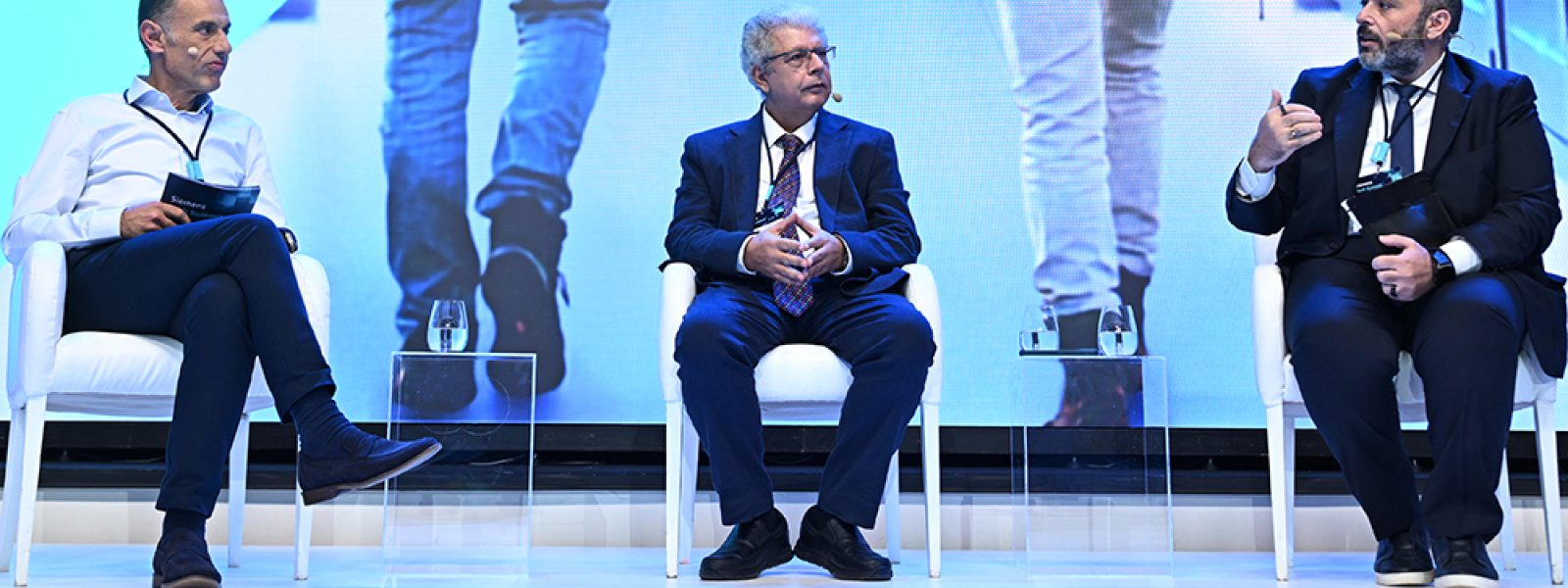 KIEFER: &eta; &Epsilon;&lambda;&lambda;ά&delta;&alpha; &omega;&sigmaf; Data Hub &ndash; AI, &delta;&epsilon;&delta;&omicron;&mu;έ&nu;&alpha; &kappa;&alpha;&iota; &psi;&eta;&phi;&iota;&alpha;&kappa;ά &delta;ί&delta;&upsilon;&mu;&alpha; &gamma;&iota;&alpha; &tau;&iota;&sigmaf; &upsilon;&pi;&omicron;&delta;&omicron;&mu;έ&sigmaf; &tau;&omicron;&upsilon; &alpha;ύ&rho;&iota;&omicron; &mdash; InfoCom