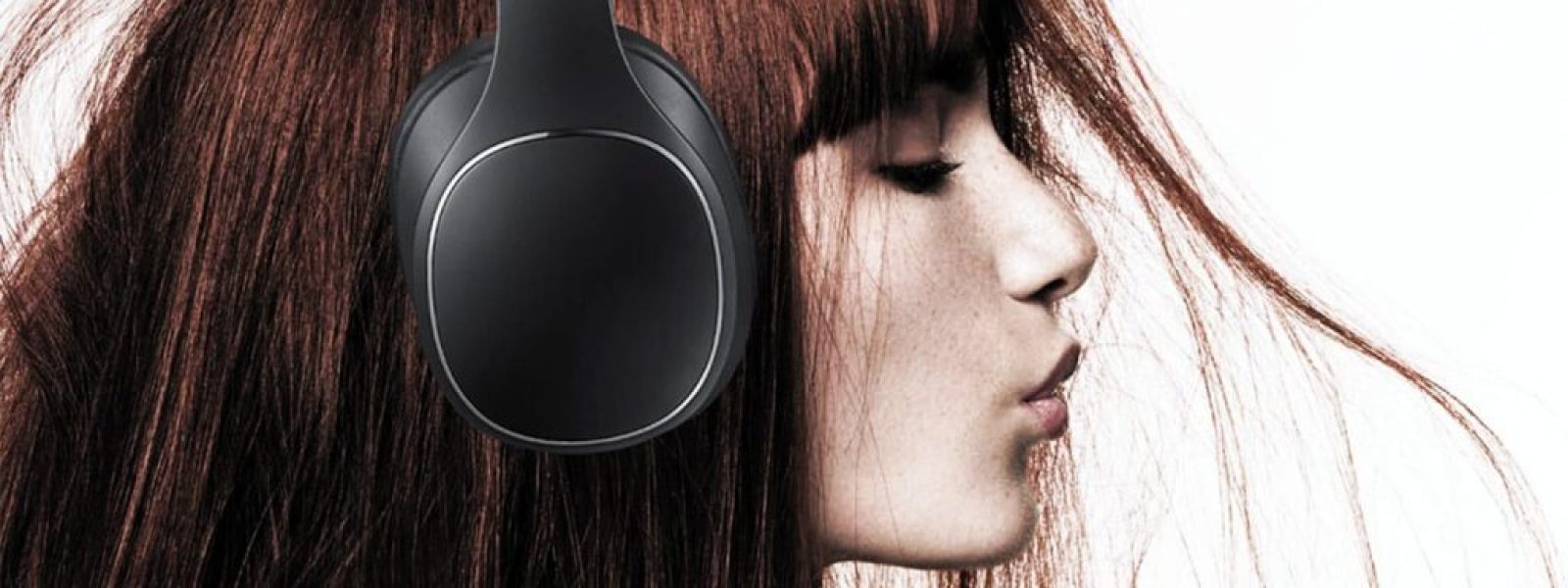Galaxy Studio: &Tau;&alpha; &pi;&rho;ώ&tau;&alpha; over-ear &alpha;&kappa;&omicron;&upsilon;&sigma;&tau;&iota;&kappa;ά Samsung &mu;&epsilon;&tau;ά &alpha;&pi;ό 10 &chi;&rho;ό&nu;&iota;&alpha;