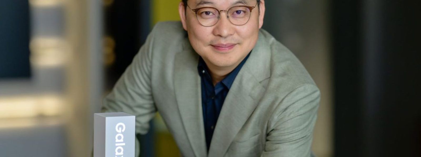 Hansoo Kim, Samsung Electronics Hellas: &Tau;&omicron; &omicron;&iota;&kappa;&omicron;&sigma;ύ&sigma;&tau;&eta;&mu;&alpha; &pi;&rho;έ&pi;&epsilon;&iota; &nu;&alpha; &upsilon;&pi;&eta;&rho;&epsilon;&tau;&epsilon;ί &tau;&omicron;&nu; &chi;&rho;ή&sigma;&tau;&eta; &kappa;&alpha;&iota; ό&chi;&iota; &tau;&omicron; &alpha;&nu;&tau;ί&sigma;&tau;&rho;&omicron;&phi;&omicron; &mdash; InfoCom